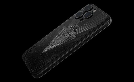 در ساخت این آیفون ۱۵ از تکه‌های واقعی شهاب سنگ استفاده شده است + عکس