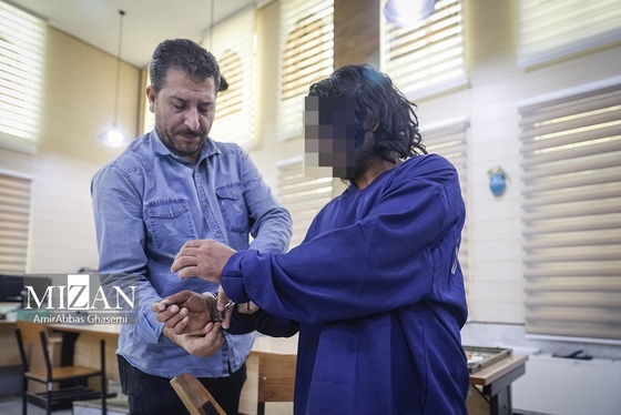 اولین تصاویر از متهمان پرونده قتل داریوش مهرجویی در جلسات بازپرسی + عکس سلاح سرد قاتلان