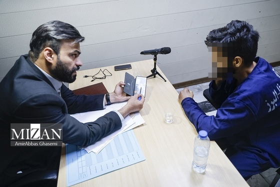 اولین تصاویر از متهمان پرونده قتل داریوش مهرجویی در جلسات بازپرسی + عکس سلاح سرد قاتلان