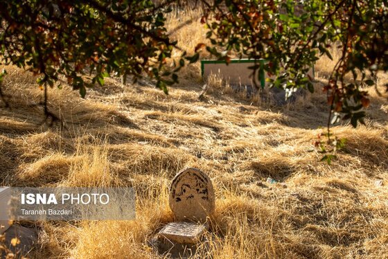 ایران زیباست | قبرستان باستانی روستای شهنشاه