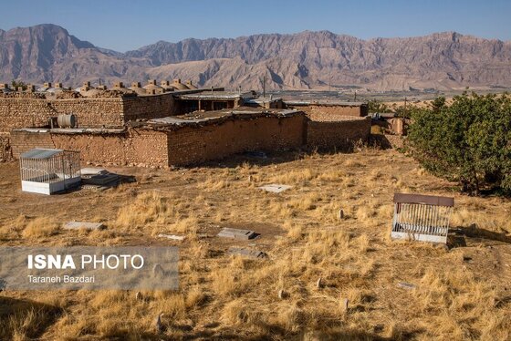 ایران زیباست | قبرستان باستانی روستای شهنشاه