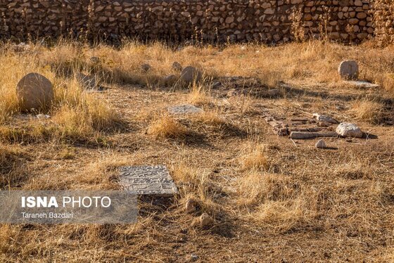 ایران زیباست | قبرستان باستانی روستای شهنشاه