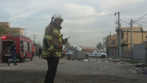 مهار حریق مهیب مغازه پیک نیک پرکنی در بولوار توس مشهد + تصاویر