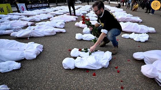 نمایش ده‌ها جسد مقابل کاخ سفید + تصاویر