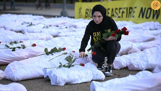 نمایش ده‌ها جسد مقابل کاخ سفید + تصاویر