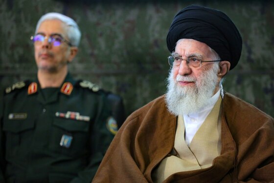 مقام معظم رهبری: هرجا جوانان ما با عزم و ایمان وارد شدند، کار‌های بزرگی انجام داده‌اند + فیلم و عکس