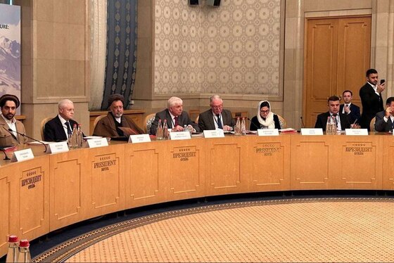 احمد مسعود برای حضور در نشست مخالفان طالبان به مسکو رفت + عکس