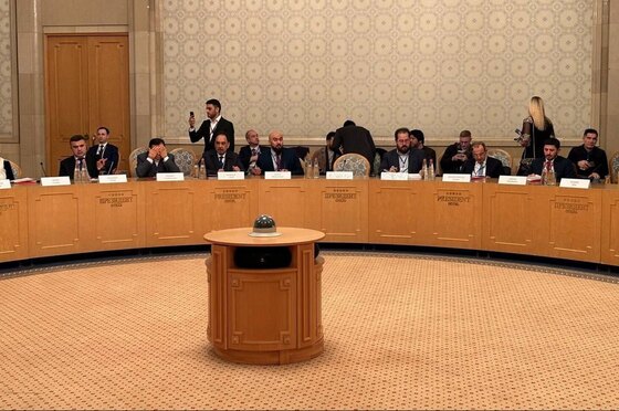 احمد مسعود برای حضور در نشست مخالفان طالبان به مسکو رفت + عکس