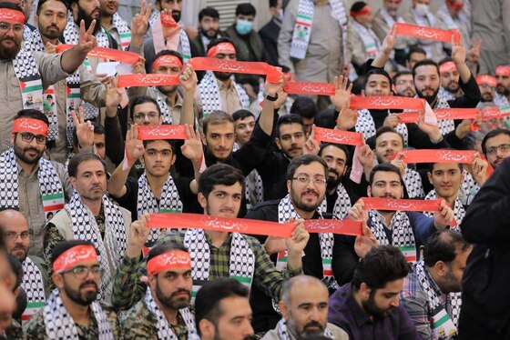 رهبر معظم انقلاب: حادثه تاریخ‌ساز طوفان‌الاقصی علیه رژیم صهیونیستی است، اما آمریکازدایی است | جداکردن مردم تحت عناوینی مانند «طرفدار این یا آن» جای گله دارد