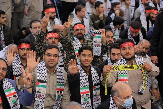 رهبر معظم انقلاب: حادثه تاریخ‌ساز طوفان‌الاقصی علیه رژیم صهیونیستی است، اما آمریکازدایی است | جداکردن مردم تحت عناوینی مانند «طرفدار این یا آن» جای گله دارد