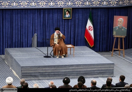 رهبر معظم انقلاب: کلمه «جمهوری» و «اسلامی» هر دو وابسته به انتخابات است | انتخابات پایه تحول است + فیلم