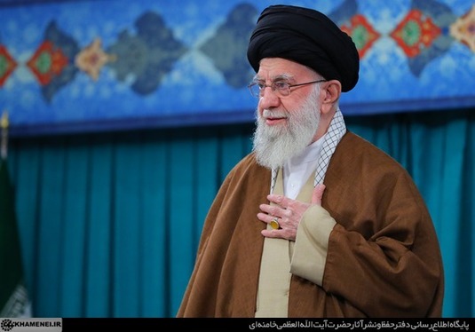 رهبر معظم انقلاب در دیدار با هزاران نفر از زنان و دختران: رویکرد غرب به زن در دو عامل سودجویی و لذت‌جویی خلاصه می‌شود + فیلم