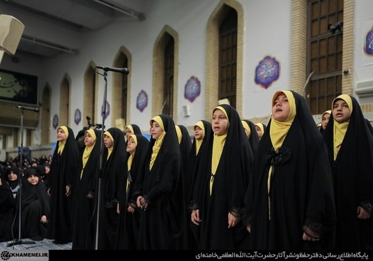 رهبر معظم انقلاب در دیدار با هزاران نفر از زنان و دختران: رویکرد غرب به زن در دو عامل سودجویی و لذت‌جویی خلاصه می‌شود + فیلم