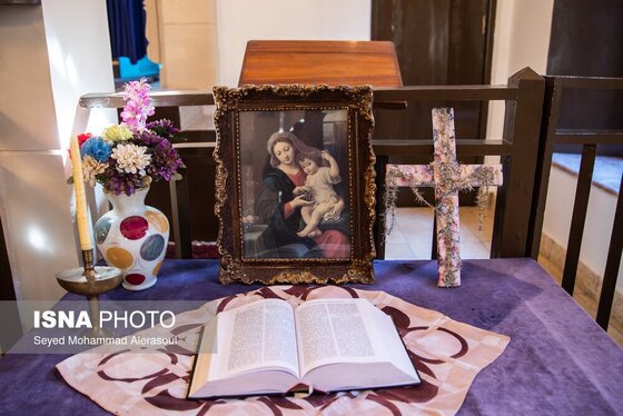 کتابخانه این کلیسا ۲۰ سال پس از تاسیس آن در سال ۱۹۶۱ میلادی ساخته شده و بیش از هزار جلد کتاب به زبان‌های ارمنی و روسی را در دل خود جای داده است.