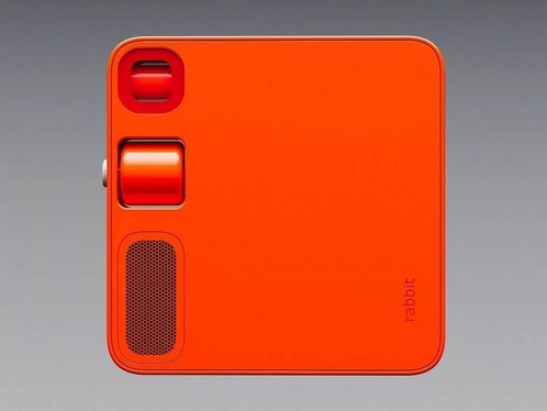 معرفی گجت Rabbit R1، یک دستیار هوش مصنوعی برای کنترل اپلیکیشن‌ها