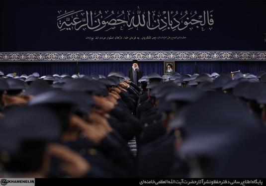 رهبر معظم انقلاب: انتخابات پرشور و حضور مردم در راهپیمایی ۲۲ بهمن نشانه اقتدار ملی است + فیلم و عکس