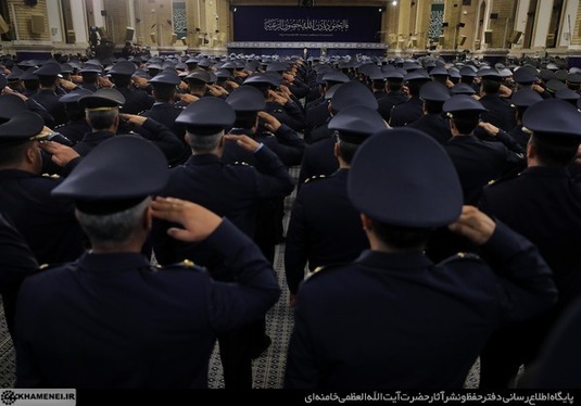 رهبر معظم انقلاب: انتخابات پرشور و حضور مردم در راهپیمایی ۲۲ بهمن نشانه اقتدار ملی است + فیلم و عکس