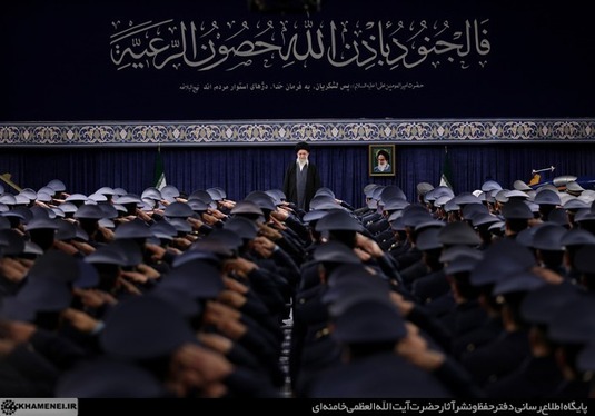 رهبر معظم انقلاب: انتخابات پرشور و حضور مردم در راهپیمایی ۲۲ بهمن نشانه اقتدار ملی است + فیلم و عکس