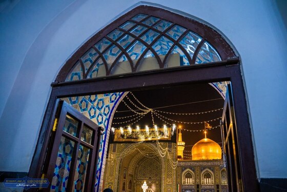 بارگاه ملکوتی رضوی در سوگ باب‌الحوائج(ع) سیاه‌پوش شد + تصاویر