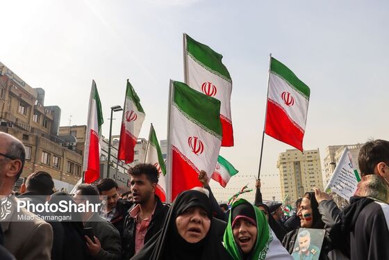 گزارش تصویری (۲) | راهپیمایی روز ۲۲ بهمن در مشهد