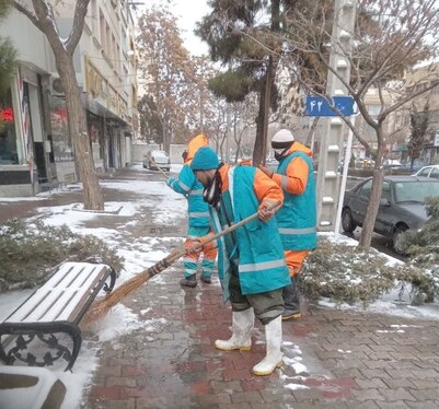 دست‌مریزاد و خداقوت به پاکبانان شهر مشهد | تلاش‌های بی‌وقفه در دمای زیر صفر درجه همچنان ادامه دارد + تصاویر