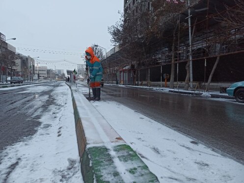 دست‌مریزاد و خداقوت به پاکبانان شهر مشهد | تلاش‌های بی‌وقفه در دمای زیر صفر درجه همچنان ادامه دارد + تصاویر