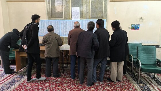 گزارش لحظه‌به‌لحظه انتخابات مجلس خبرگان رهبری و مجلس شورای اسلامی در مشهد و خراسان رضوی + فیلم و عکس