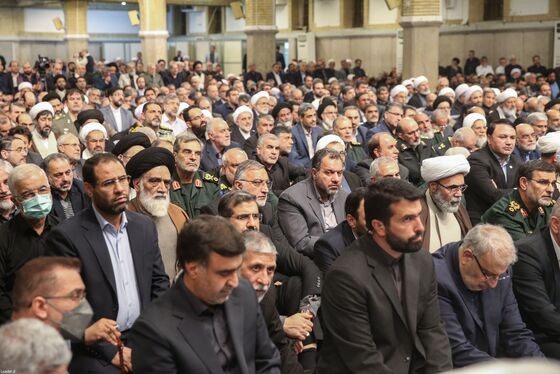 رهبر معظم انقلاب: رژیم صهیونیستی، سیلی اقدام در سوریه را خواهد خورد | فعالیت‌های وسیع زیر ساختی بخش شیرین اقتصاد است + فیلم و تصاویر