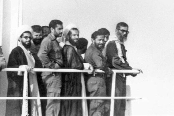 تصاویری از حضور آیت‌الله خامنه‌ای در مانور «شهادت» در خلیج‌فارس (سال ۱۳۶۶)