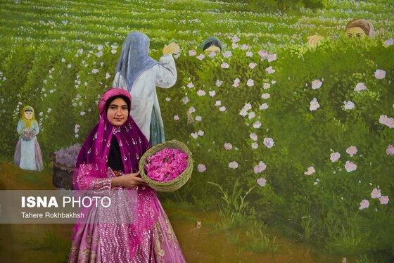 ایران زیباست | جشنواره گل و گلابگیری میمند در استان فارس