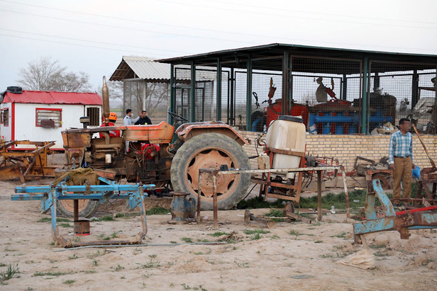 سهل‌انگاری حین کار، منجربه قطع دست یک مرد در مشهد شد+تصاویر