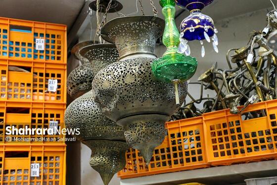 اداره روشنایی | تصاویری از تعمیر و نگهداری لوسترهای حرم مطهر رضوی