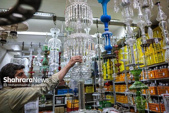 اداره روشنایی | تصاویری از تعمیر و نگهداری لوسترهای حرم مطهر رضوی