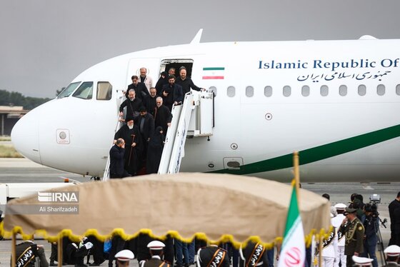 استقبال از پیکر مطهر شهدای خدمت در فرودگاه مهرآباد تهران + عکس و فیلم