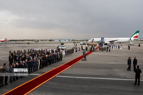 استقبال از پیکر مطهر شهدای خدمت در فرودگاه مهرآباد تهران + عکس و فیلم