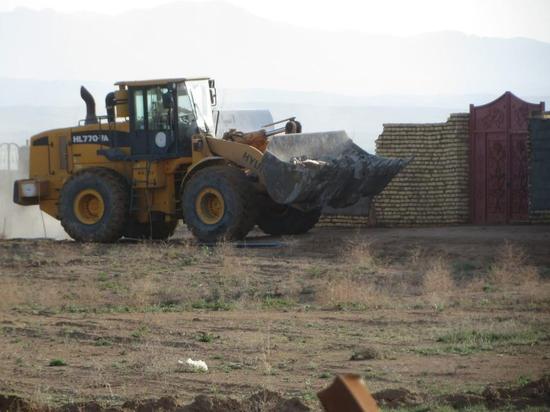 تخریب ساخت و ساز‌های غیرمجاز در روستای زاک مشهد+تصاویر