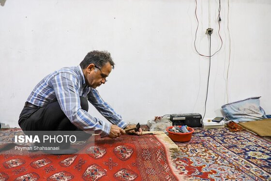 ایران زیباست | روفوگری فرش در اصفهان