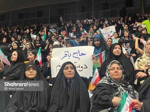 آغاز برنامه انتخاباتی نامزدهای انتخابات ریاست‌جمهوری در مشهد | از حضور باتأخیر پزشکیان تا تغییر مکان سخنرانی جلیلی (۶ تیر ۱۴۰۳) + فیلم و عکس