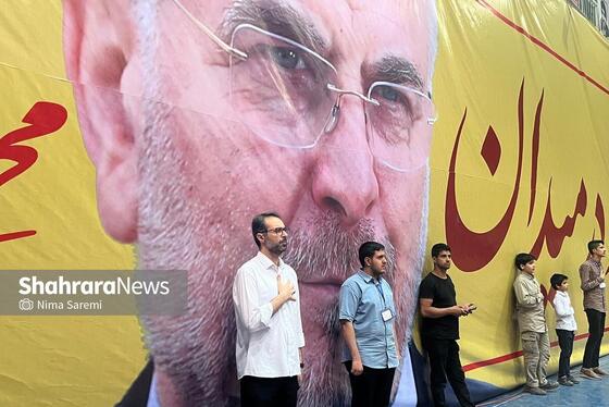 قالیباف در اجتماع هواداران خود در مشهد: کشور تاب اختلاف و دعوا و بهانه جویی ندارد| ما سیاست بلدیم، اما کار‌های خلاف انجام نمی‌دهیم+ فیلم و عکس (۶ تیرماه ۱۴۰۳)
