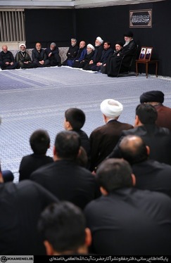 آخرین شب مراسم عزاداری حضرت اباعبدالله الحسین (ع) با حضور رهبر انقلاب +عکس و فیلم