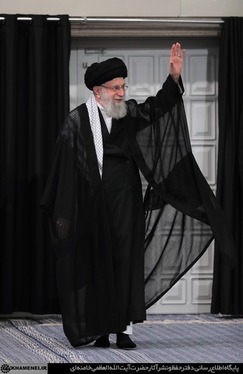 آخرین شب مراسم عزاداری حضرت اباعبدالله الحسین (ع) با حضور رهبر انقلاب +عکس و فیلم