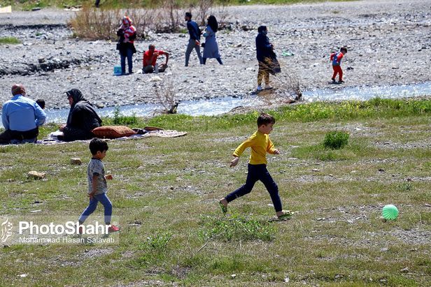 پیک‌نیک با کرونا / بی توجهی شهروندان به فاصله گذاری اجتماعی و هجوم به ییلاقات طرقبه و شاندیز و ارتفاعات جنوبی مشهد