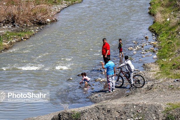 پیک‌نیک با کرونا / بی توجهی شهروندان به فاصله گذاری اجتماعی و هجوم به ییلاقات طرقبه و شاندیز و ارتفاعات جنوبی مشهد