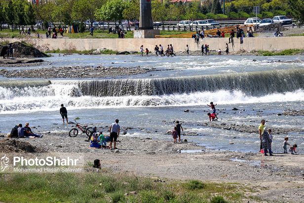 پیک‌نیک با کرونا / بی توجهی شهروندان به فاصله گذاری اجتماعی و هجوم به ییلاقات طرقبه و شاندیز و ارتفاعات جنوبی مشهد