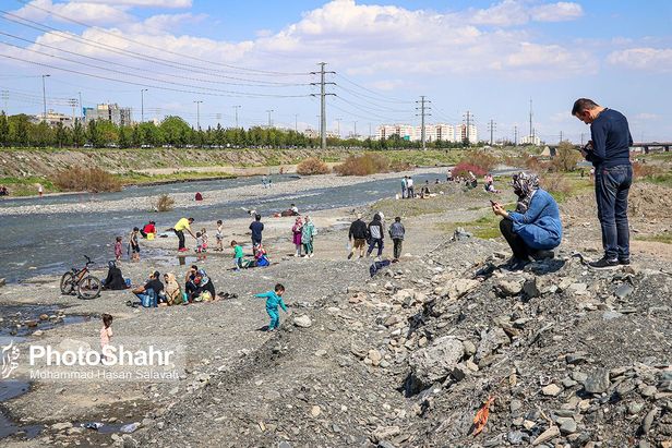 پیک‌نیک با کرونا / بی توجهی شهروندان به فاصله گذاری اجتماعی و هجوم به ییلاقات طرقبه و شاندیز و ارتفاعات جنوبی مشهد