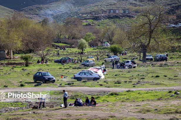 پیک‌نیک با کرونا / بی توجهی شهروندان به فاصله گذاری اجتماعی و هجوم به ییلاقات طرقبه و شاندیز و ارتفاعات جنوبی مشهد