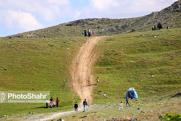پیک‌نیک با کرونا / بی توجهی شهروندان به فاصله گذاری اجتماعی و هجوم به ییلاقات طرقبه و شاندیز و ارتفاعات جنوبی مشهد