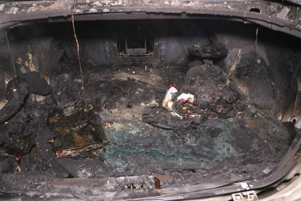 مهار آتش‌سوزی خودرو در پارکینگ منزل مسکونی در خیابان صیادشیرازی مشهد+تصاویر