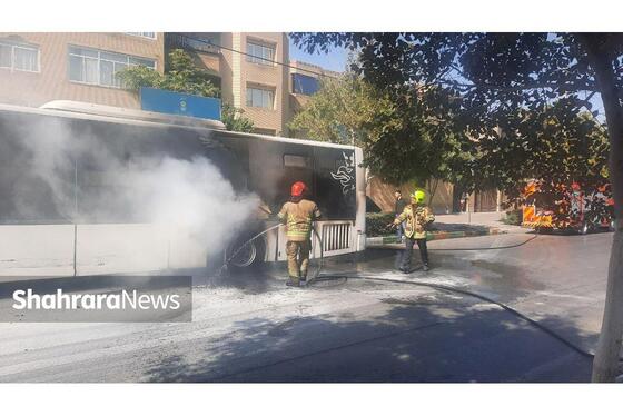 آتش سوزی اتوبوس درون شهری در بولوار ساجدی مشهد + عکس و فیلم (۴ شهریور ۱۴۰۳)