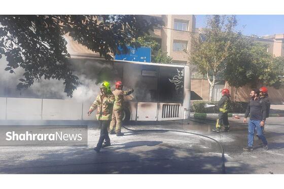 آتش سوزی اتوبوس درون شهری در بولوار ساجدی مشهد + عکس و فیلم (۴ شهریور ۱۴۰۳)